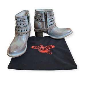 Freebird by Steven Sandra Chain Buckle Studded Boho Ankle Booties Beige Size‎ 7